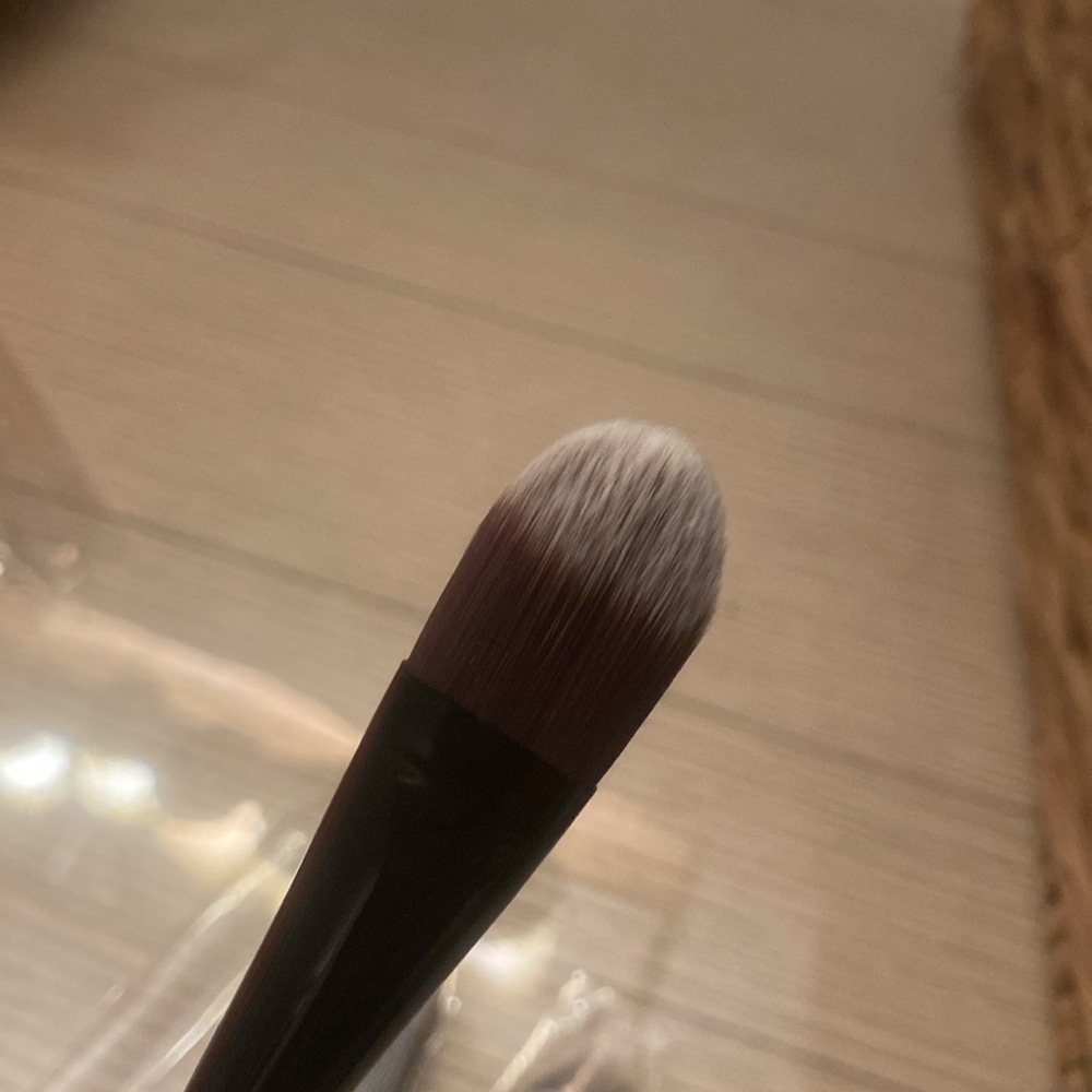 Bobbi Brown foundation brush